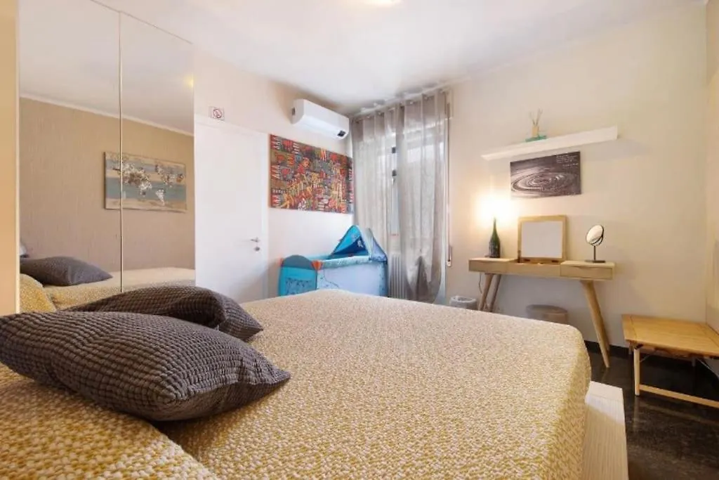 Aloha Lake Apartments 曼代洛-德尔拉里奥 意大利